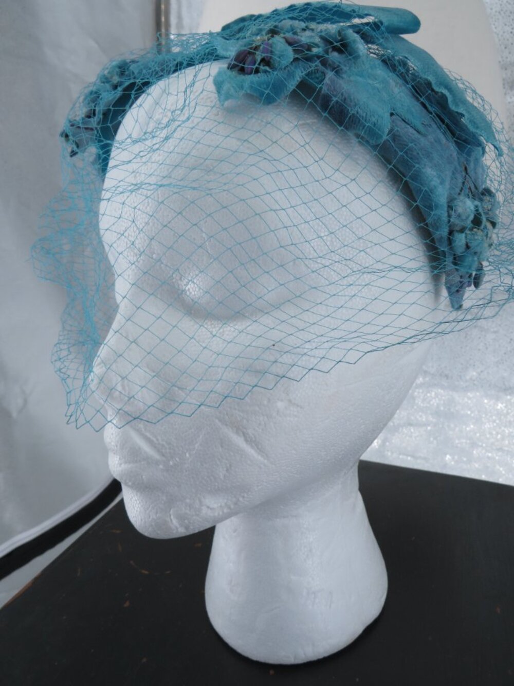 Vintage Blue Pillbox Hat Veiled Floral Fascinator Turquoise Velvet One Size OS - Picture 2 of 14